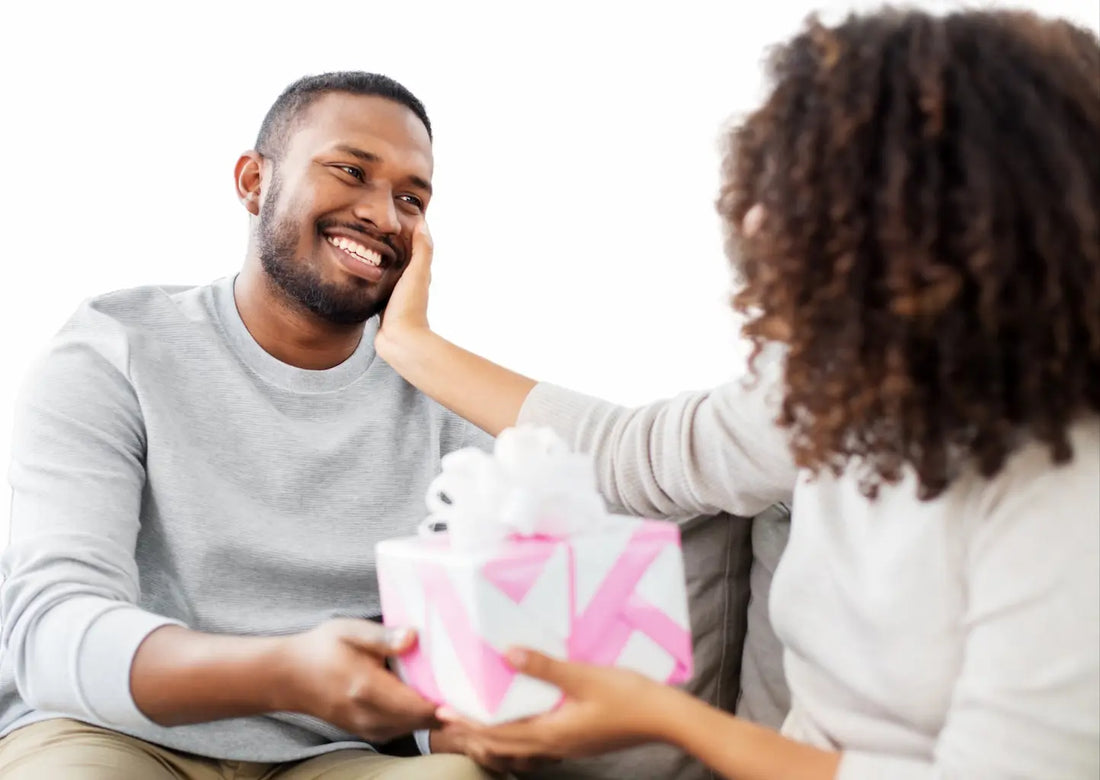 Les meilleures idées de cadeaux personnalisés pour homme en 2025