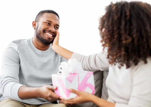 Les meilleures idées de cadeaux personnalisés pour homme en 2025